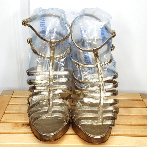 🪙Brian Atwood 11 M Gold 🪙 Party Sandals 🥳🎉 🆕 - Picture 3 of 8